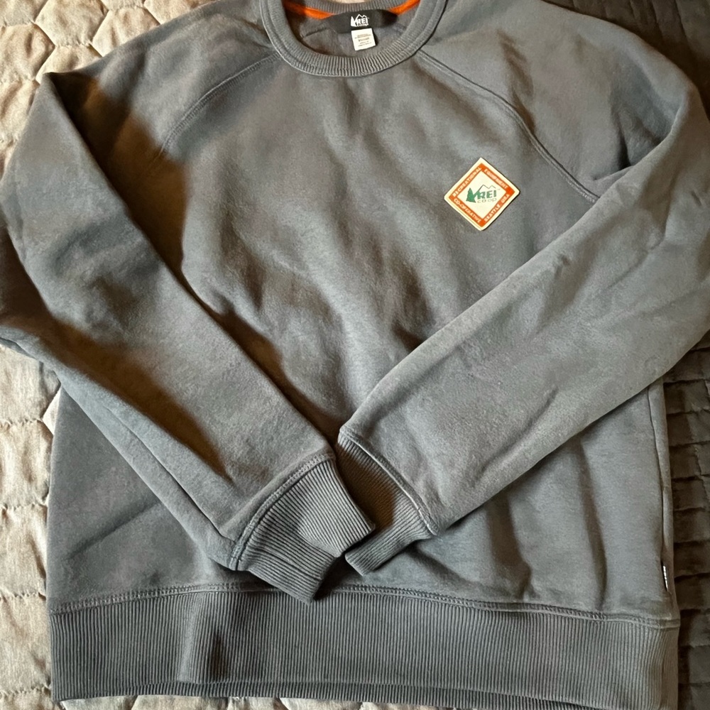 Women’s REI Sweatshirt